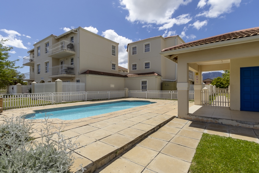 To Let 3 Bedroom Property for Rent in Whispering Pines Western Cape